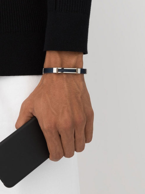 pulsera a capas con detalle de diamantes